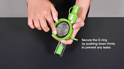 How to attach the Safety Spout to the e-NRG bottle using the e-NRG Adaptor 3 How to attach the Safety Spout to the e-NRG bottle using the e-NRG Adaptor 3