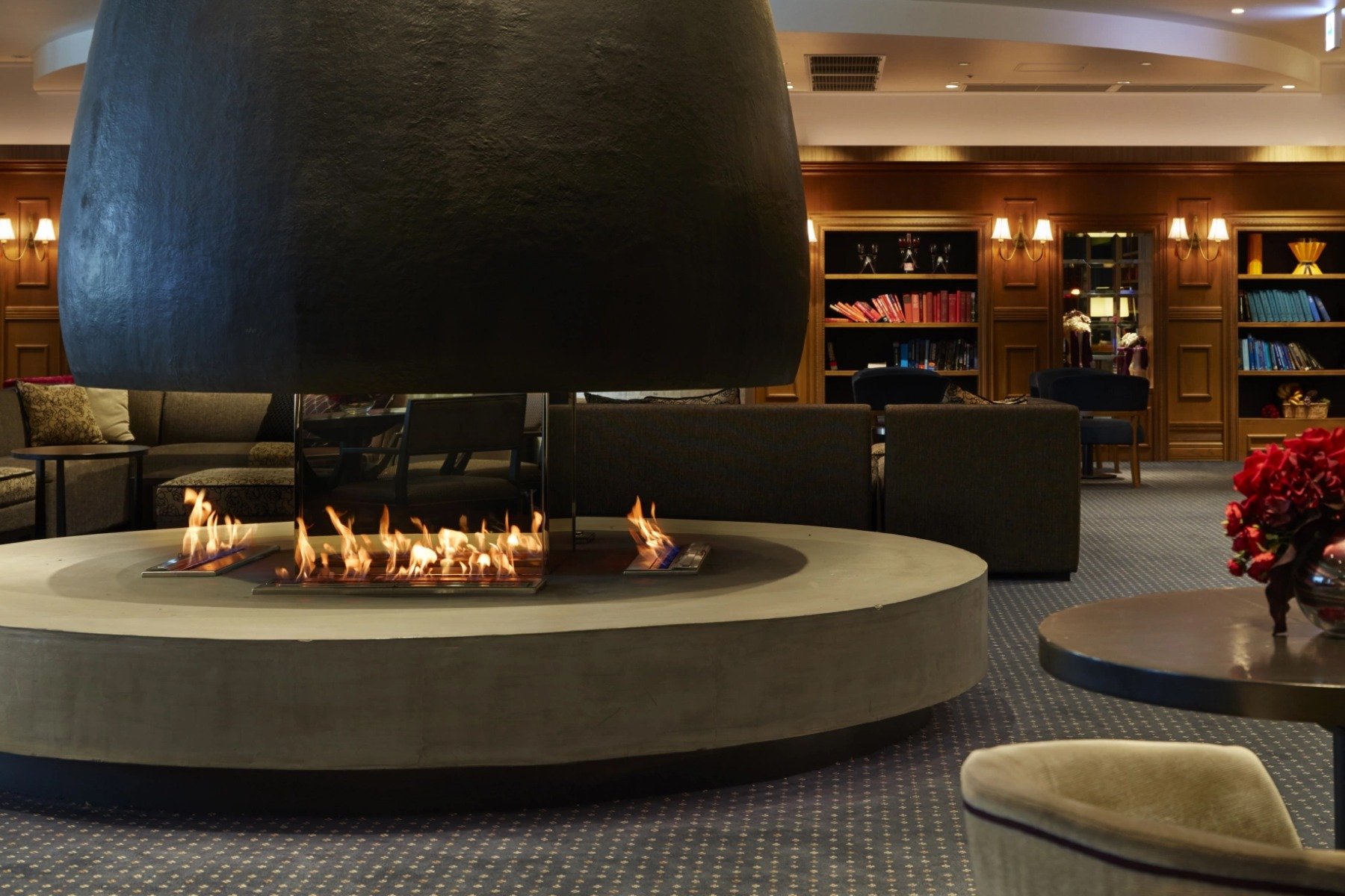 supersize-fireplace-trend.jpg